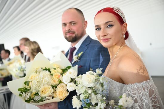 RUSSIA EXPO. Wedding ceremony for 16 couples working in nuclear industry from ten Russian cities from Moscow to Murmansk
