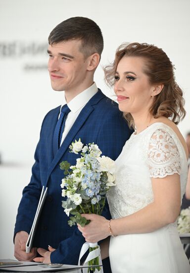 RUSSIA EXPO. Wedding ceremony for 16 couples working in nuclear industry from ten Russian cities from Moscow to Murmansk