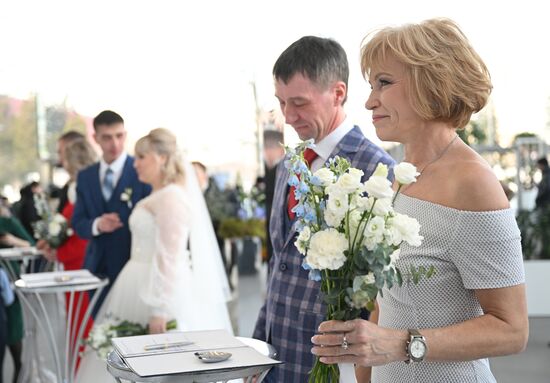 RUSSIA EXPO. Wedding ceremony for 16 couples working in nuclear industry from ten Russian cities from Moscow to Murmansk