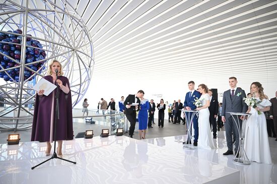 RUSSIA EXPO. Wedding ceremony for 16 couples working in nuclear industry from ten Russian cities from Moscow to Murmansk