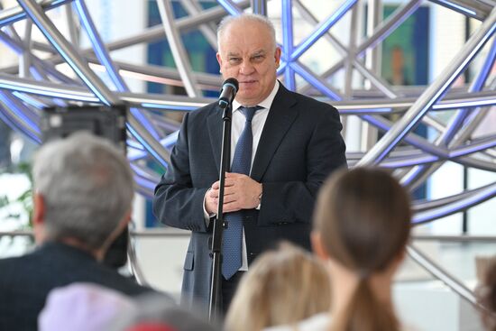 RUSSIA EXPO. Wedding ceremony for 16 couples working in nuclear industry from ten Russian cities from Moscow to Murmansk