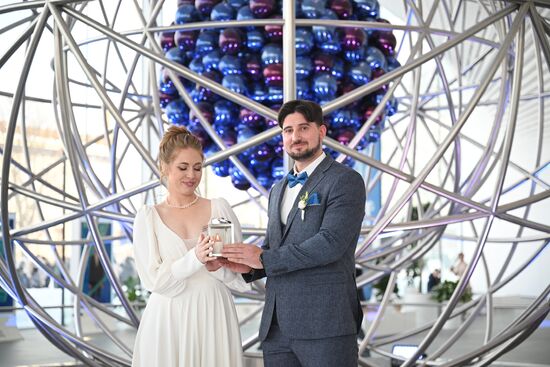 RUSSIA EXPO. Wedding ceremony for 16 couples working in nuclear industry from ten Russian cities from Moscow to Murmansk