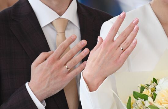 RUSSIA EXPO. Wedding ceremony for 16 couples working in nuclear industry from ten Russian cities from Moscow to Murmansk