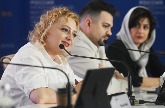 RUSSIA EXPO. Presentation of Art without Borders public online project