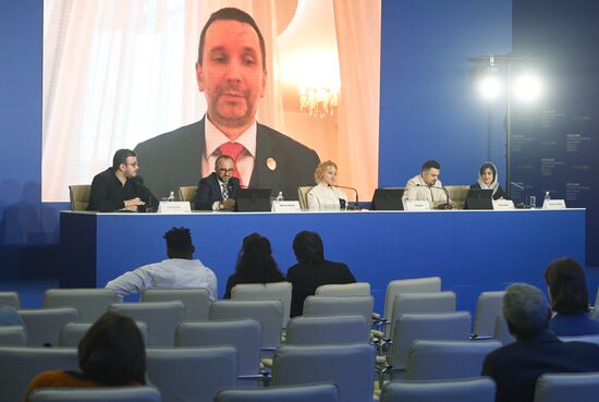 RUSSIA EXPO. Presentation of Art without Borders public online project