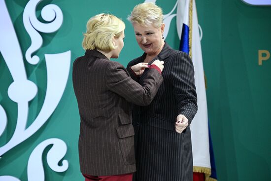 RUSSIA EXPO. Minister of Culture Olga Lyubimova presents state decorations to cultural figures