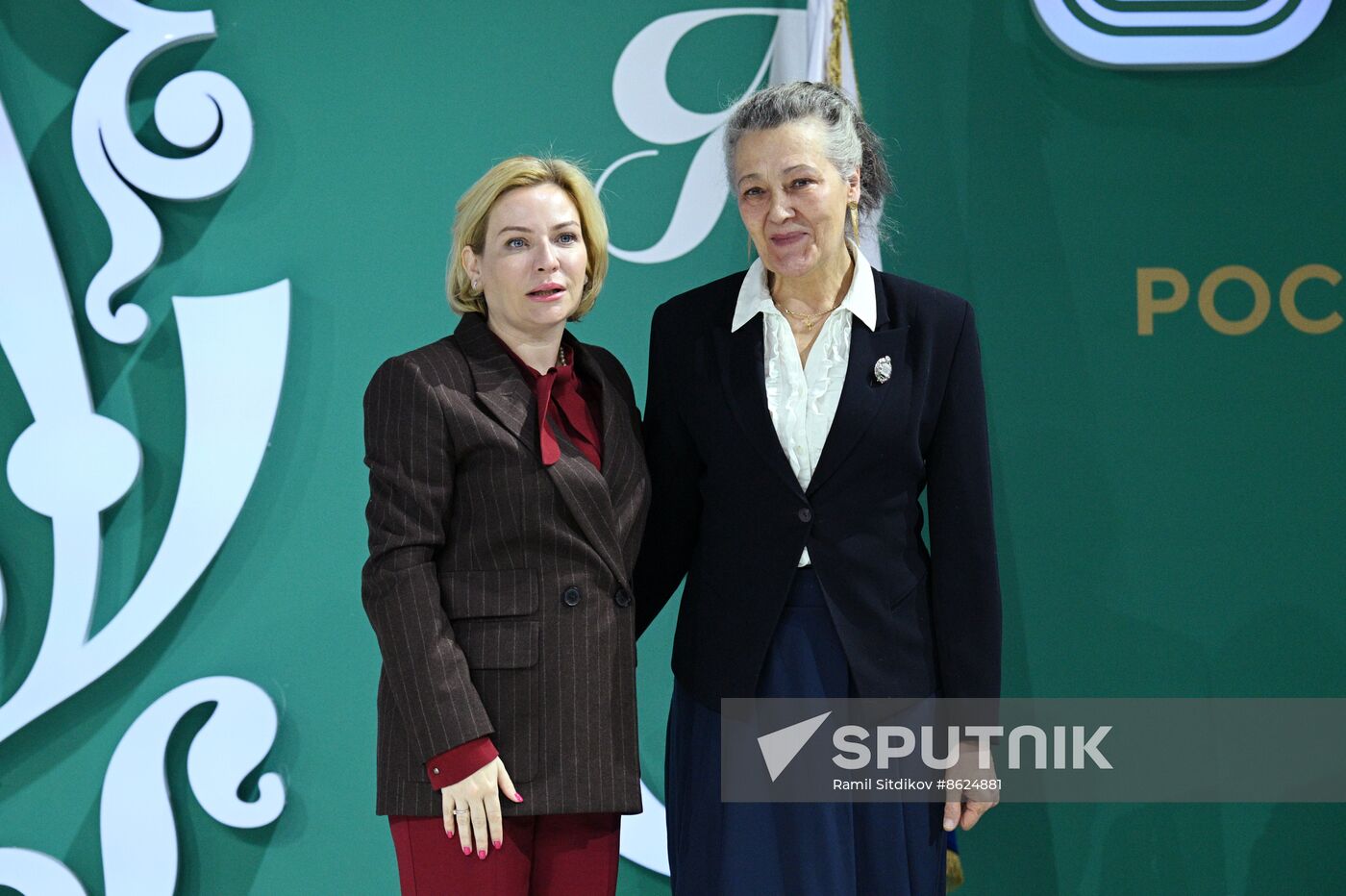 RUSSIA EXPO. Minister of Culture Olga Lyubimova presents state decorations to cultural figures