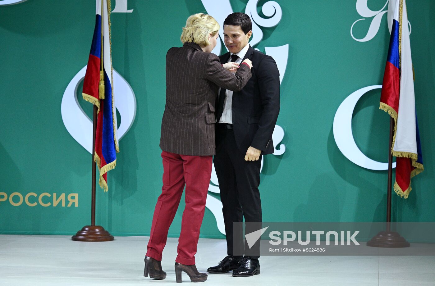 RUSSIA EXPO. Minister of Culture Olga Lyubimova presents state decorations to cultural figures
