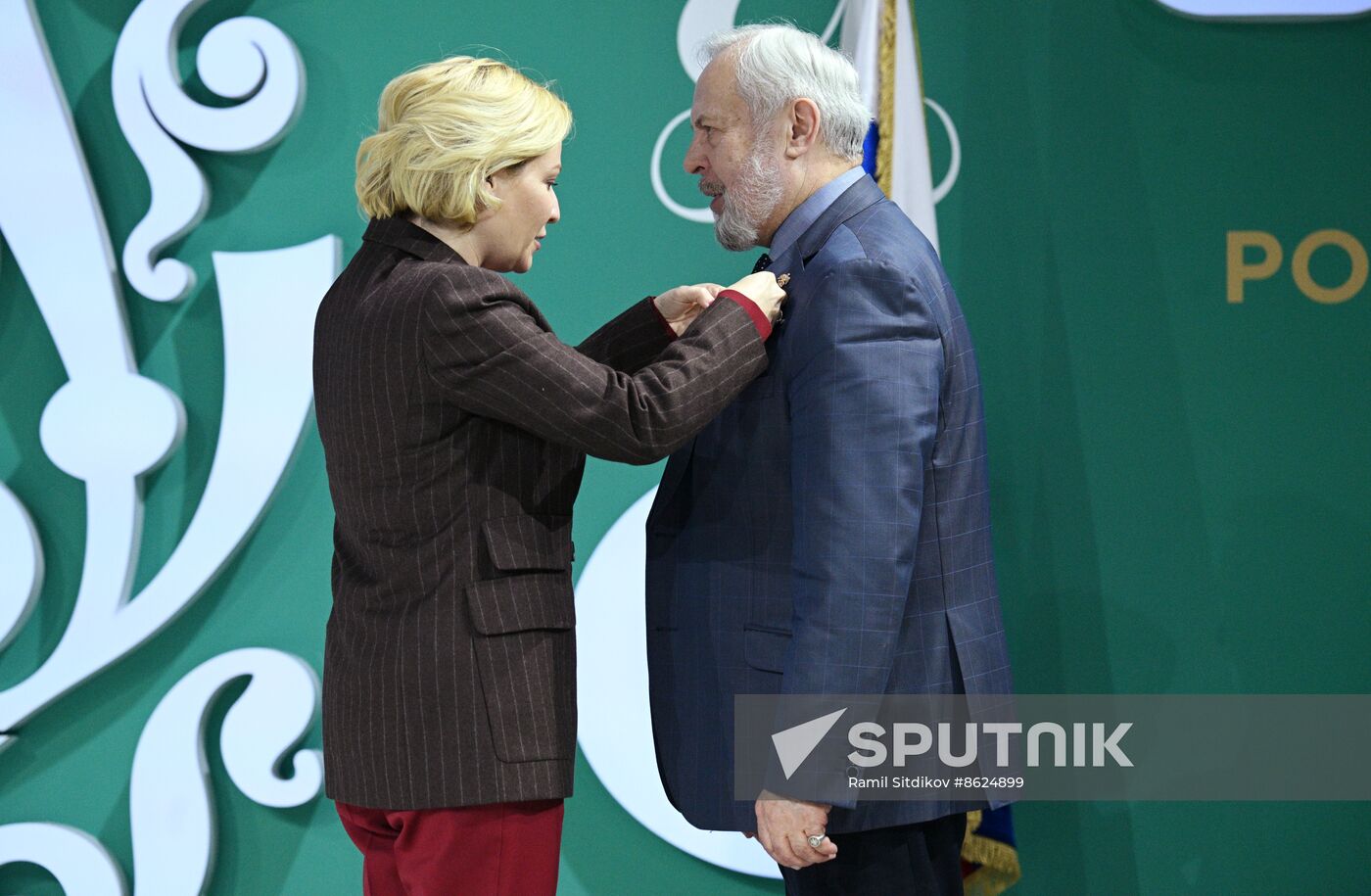 RUSSIA EXPO. Minister of Culture Olga Lyubimova presents state decorations to cultural figures