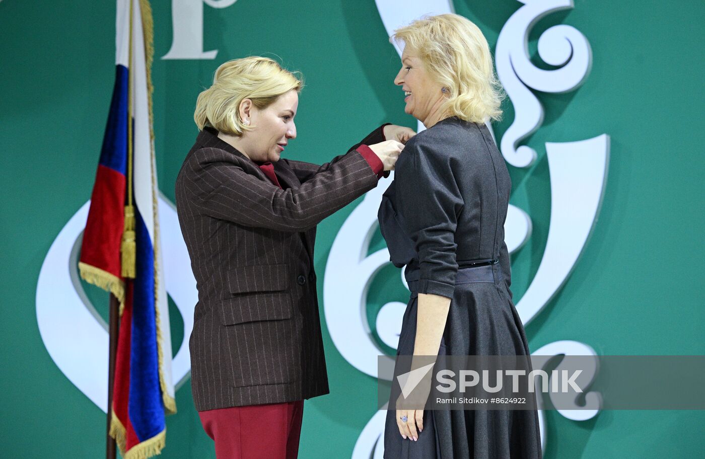 RUSSIA EXPO. Minister of Culture Olga Lyubimova presents state decorations to cultural figures