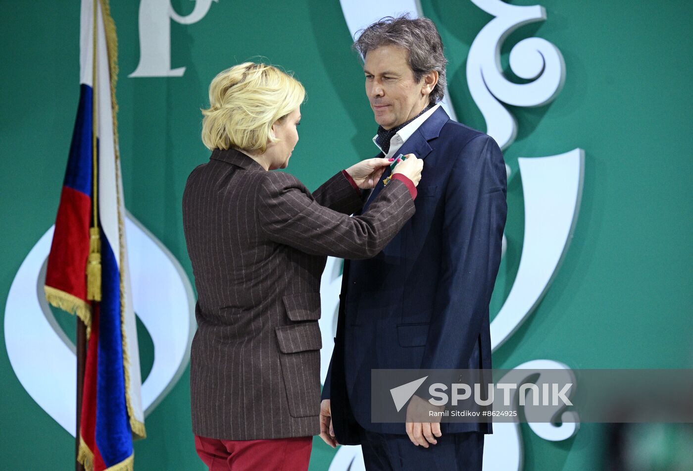 RUSSIA EXPO. Minister of Culture Olga Lyubimova presents state decorations to cultural figures
