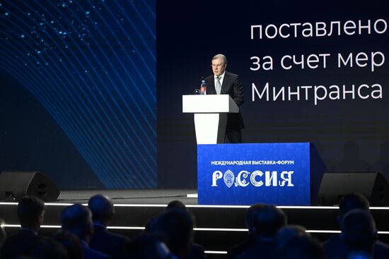 The International RUSSIA EXPO Forum and Exhibition. Plenary session, Key Achievements and Results in Transport Industry. Pavilion 75. Vitaly Savelyev, Russian Minister of Transport. Location: Russia, Moscow. Author: Mikhail Voskresenskiy/Sputnik. RUSSIA EXPO. Plenary session, Key Achievements and Results in Transport Industry