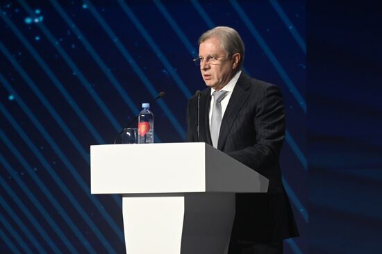 The International RUSSIA EXPO Forum and Exhibition. Plenary session, Key Achievements and Results in Transport Industry. Pavilion 75. Vitaly Savelyev, Russian Minister of Transport. Location: Russia, Moscow. Author: Mikhail Voskresenskiy/Sputnik. RUSSIA EXPO. Plenary session, Key Achievements and Results in Transport Industry