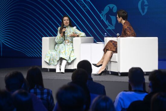 The International RUSSIA EXPO Exhibition and Forum. Plenary session, Key Achievements and Results in Transport Industry, at pavilion No.75. Left: Tatyana Gorovaya, First Deputy General Director of the Center for Strategic Research Foundation, Chair of the Public Council under the Ministry of Transport of the Russian Federation, and Marianna Ozhereleva, presenter of Russian Railways TV. Location: Russia, Moscow. Author: Mikhail Voskresenskiy/Sputnik. RUSSIA EXPO. Plenary session, Key Achievements and Results in Transport Industry