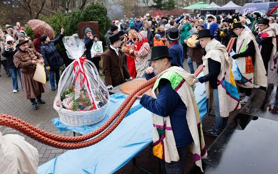 Russia Long Sausage Feast