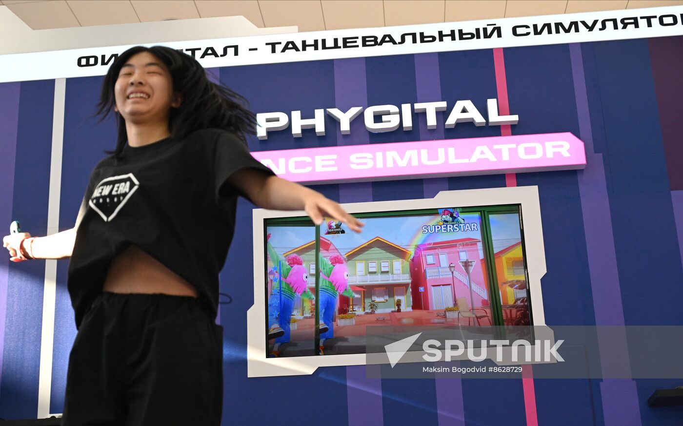 Russia Games of Future Dance Simulator