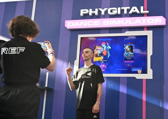 Russia Games of Future Dance Simulator