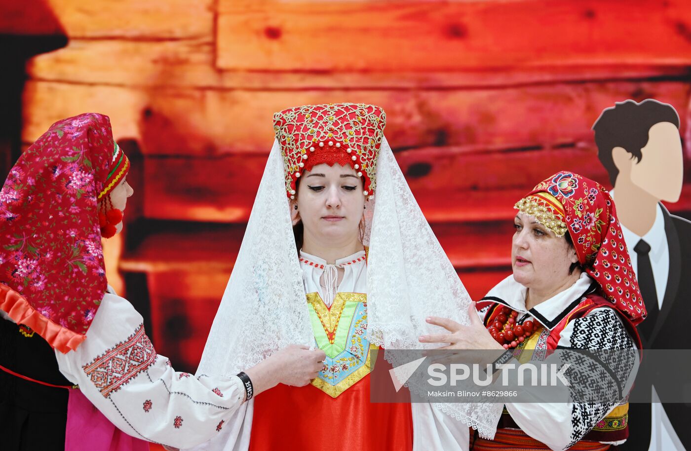 RUSSIA EXPO. Traditional Belgorod wedding