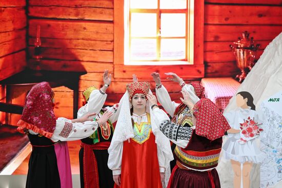 RUSSIA EXPO. Traditional Belgorod wedding