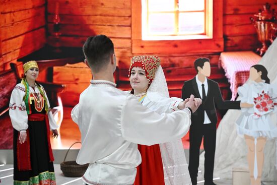 RUSSIA EXPO. Traditional Belgorod wedding