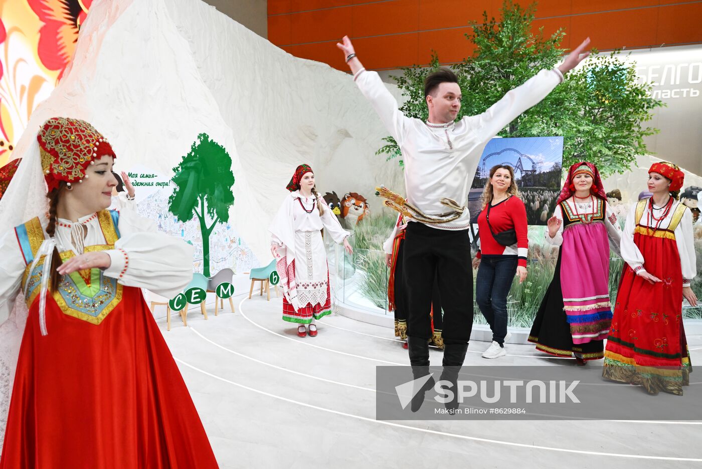 RUSSIA EXPO. Traditional Belgorod wedding
