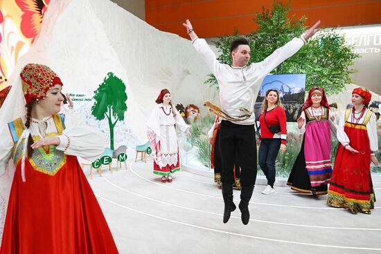 RUSSIA EXPO. Traditional Belgorod wedding