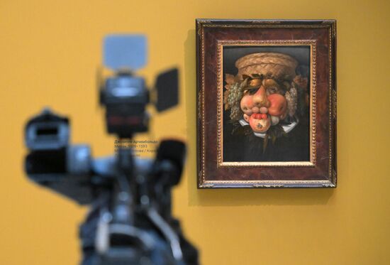 Russia Art Italian Still Life Exhibition Preparations