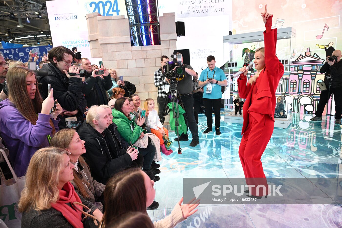 RUSSIA EXPO. Meet and greet with singer Yuliana Karaulova