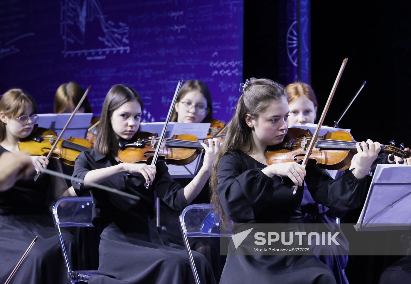 RUSSIA EXPO. Concert by Atomic Cities Children's Symphony Orchestra