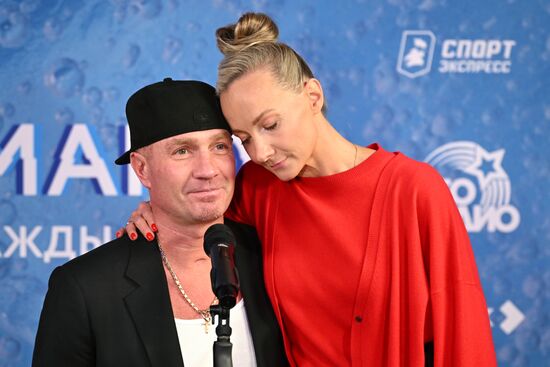 RUSSIA EXPO. Premiere of Roman Kostomarov: Born Twice documentary