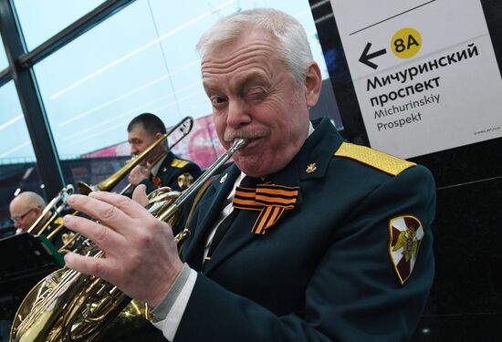 Russia Women’s Day Metro