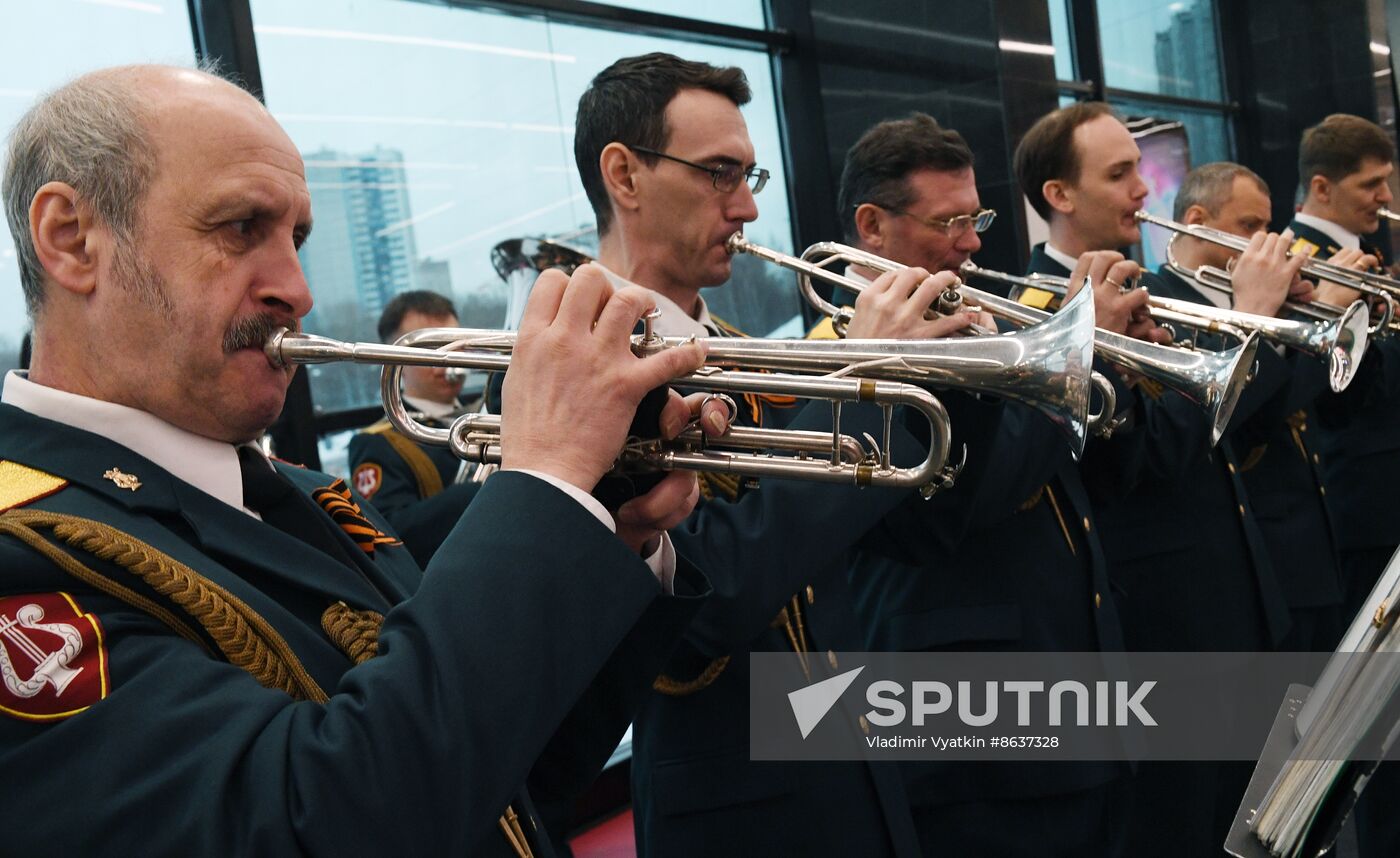 Russia Women’s Day Metro