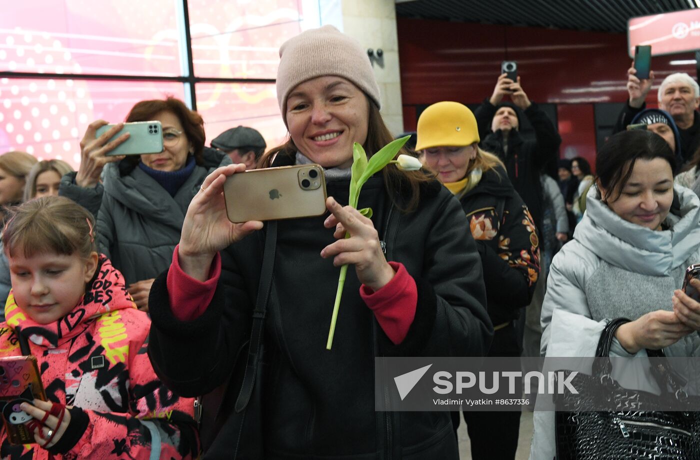 Russia Women’s Day Metro