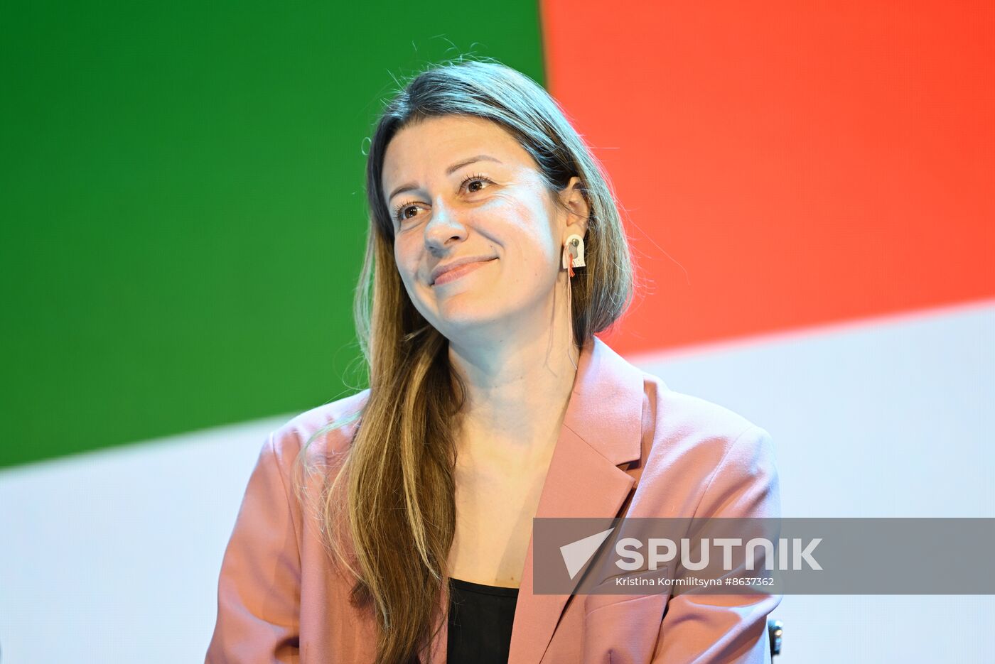 RUSSIA EXPO. Opening discussion, Today's Literature