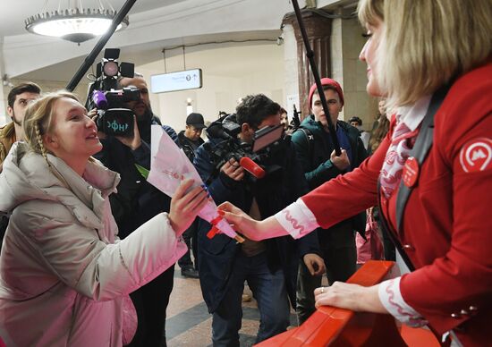 Russia Women’s Day Metro