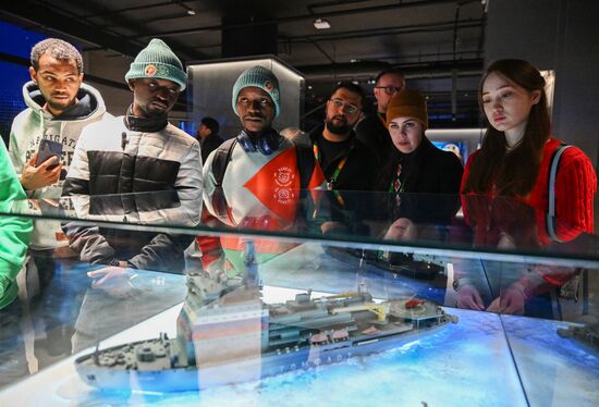 The International RUSSIA EXPO Forum and Exhibition. A tour for World Youth Festival participants. The Atom Pavilion. Location: Russia, Moscow. Author: Grigory Sysoev/Sputnik. RUSSIA EXPO. Tour for World Youth Festival participants