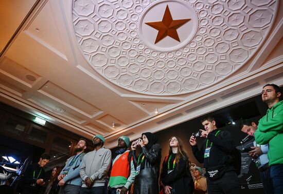 The International RUSSIA EXPO Forum and Exhibition. A tour for World Youth Festival participants. Location: Russia, Moscow. Author: Grigory Sysoev/Sputnik. RUSSIA EXPO. Tour for World Youth Festival participants