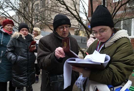 Russia DPR Presidential Election Early Voting