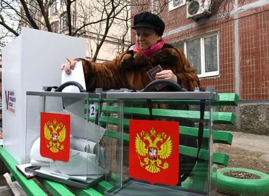 Russia DPR Presidential Election Early Voting