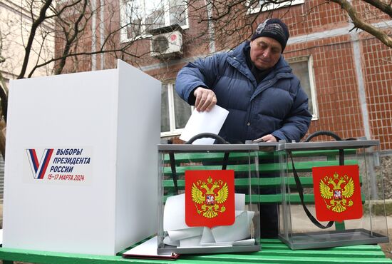 Russia DPR Presidential Election Early Voting