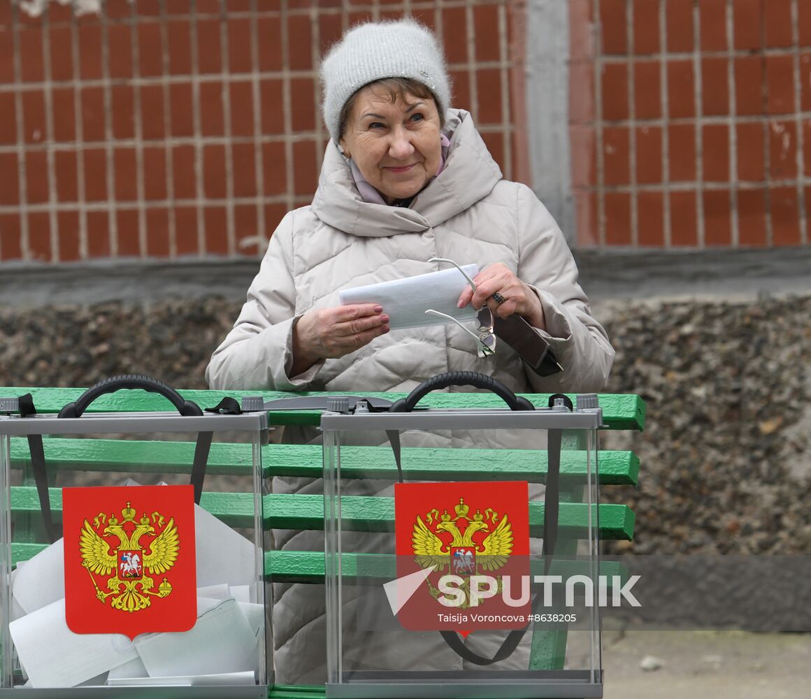 Russia DPR Presidential Election Early Voting