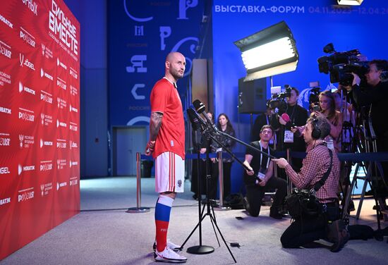 The International RUSSIA EXPO Forum and Exhibition. Presentation of the Russian national football team's new uniform. Fyodor Kudryashov, former member of the Russian national football team. Location: Russia, Moscow. Author: Alexey Maishev/Sputnik. RUSSIA EXPO. Presentation of the Russian national football team's new uniform