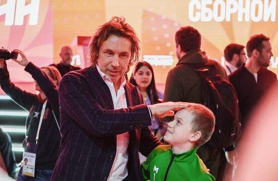 The International RUSSIA EXPO Forum and Exhibition. Presentation of the Russian national football team's new uniform. Alexander Mostovoi, former member of the Russian national football team. Location: Russia, Moscow. Author: Alexey Maishev/Sputnik. RUSSIA EXPO. Presentation of the Russian national football team's new uniform