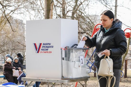 Russia DPR Presidential Election Early Voting