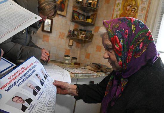 Russia LPR Presidential Election Early Voting