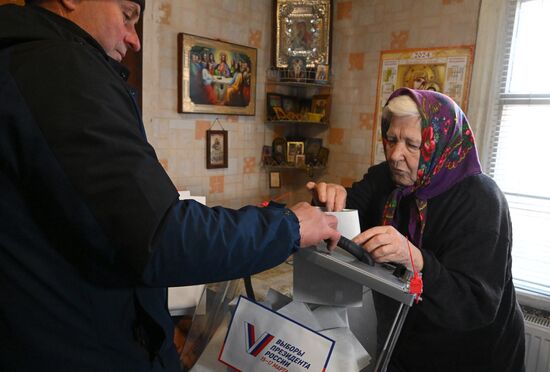 Russia LPR Presidential Election Early Voting