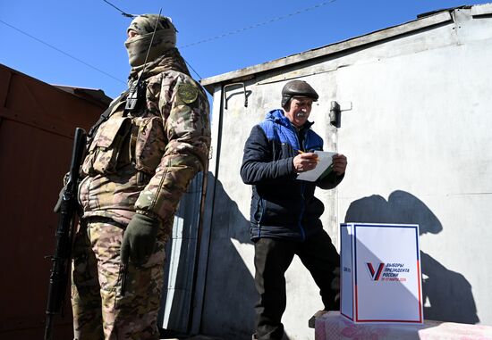 Russia LPR Presidential Election Early Voting