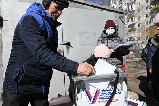 Russia LPR Presidential Election Early Voting