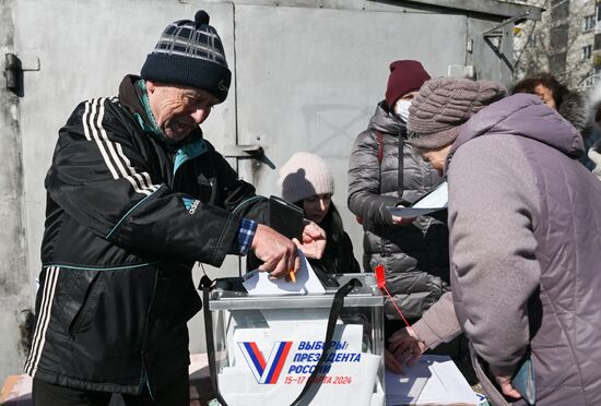 Russia LPR Presidential Election Early Voting