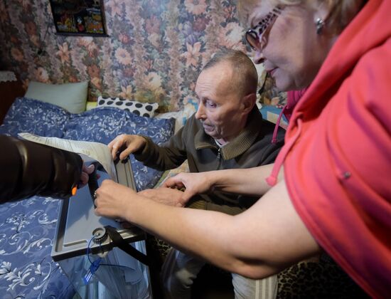 Russia DPR Presidential Election Early Voting